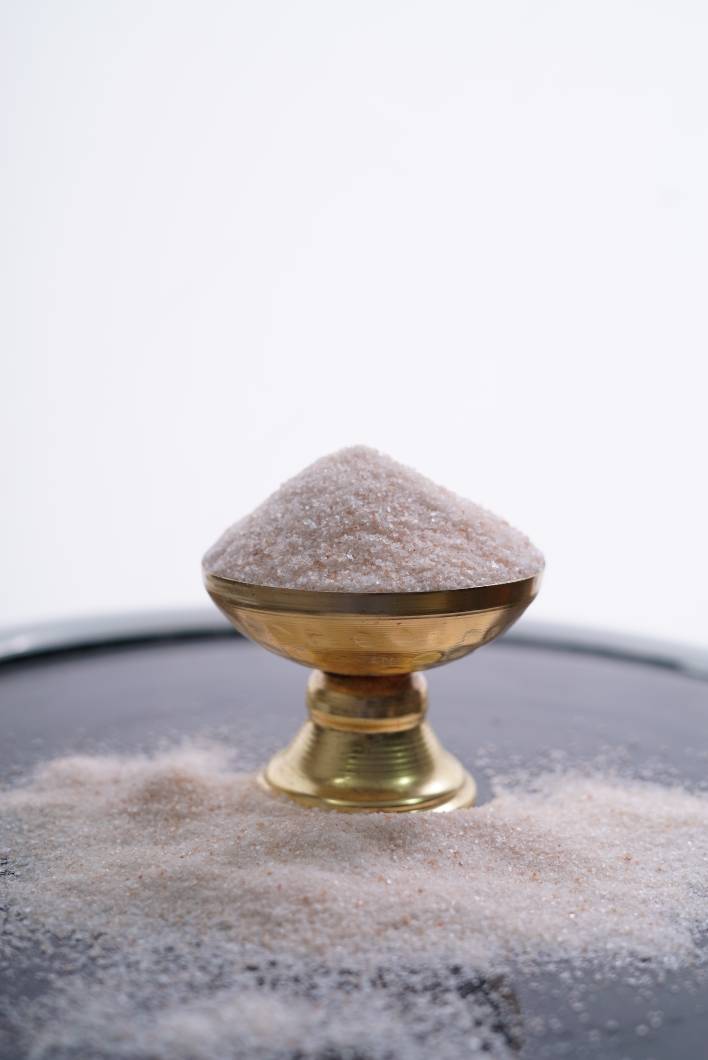 نمک صورتی دانه ریز – مناسب نمکدان یک کیلو